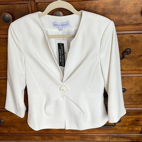 Elegant Ivory/white Women's two piece pant suit - Picture 2 of 6